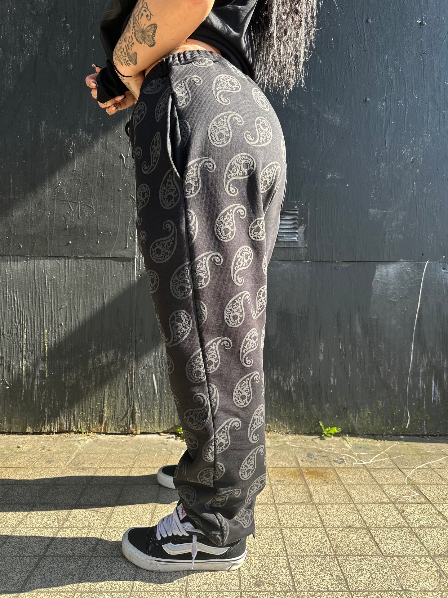 BLACK PAISLEY OVERSIZED JOGGERS