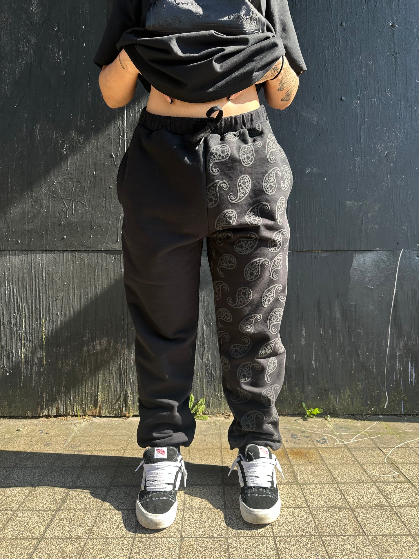 BLACK PAISLEY OVERSIZED JOGGERS