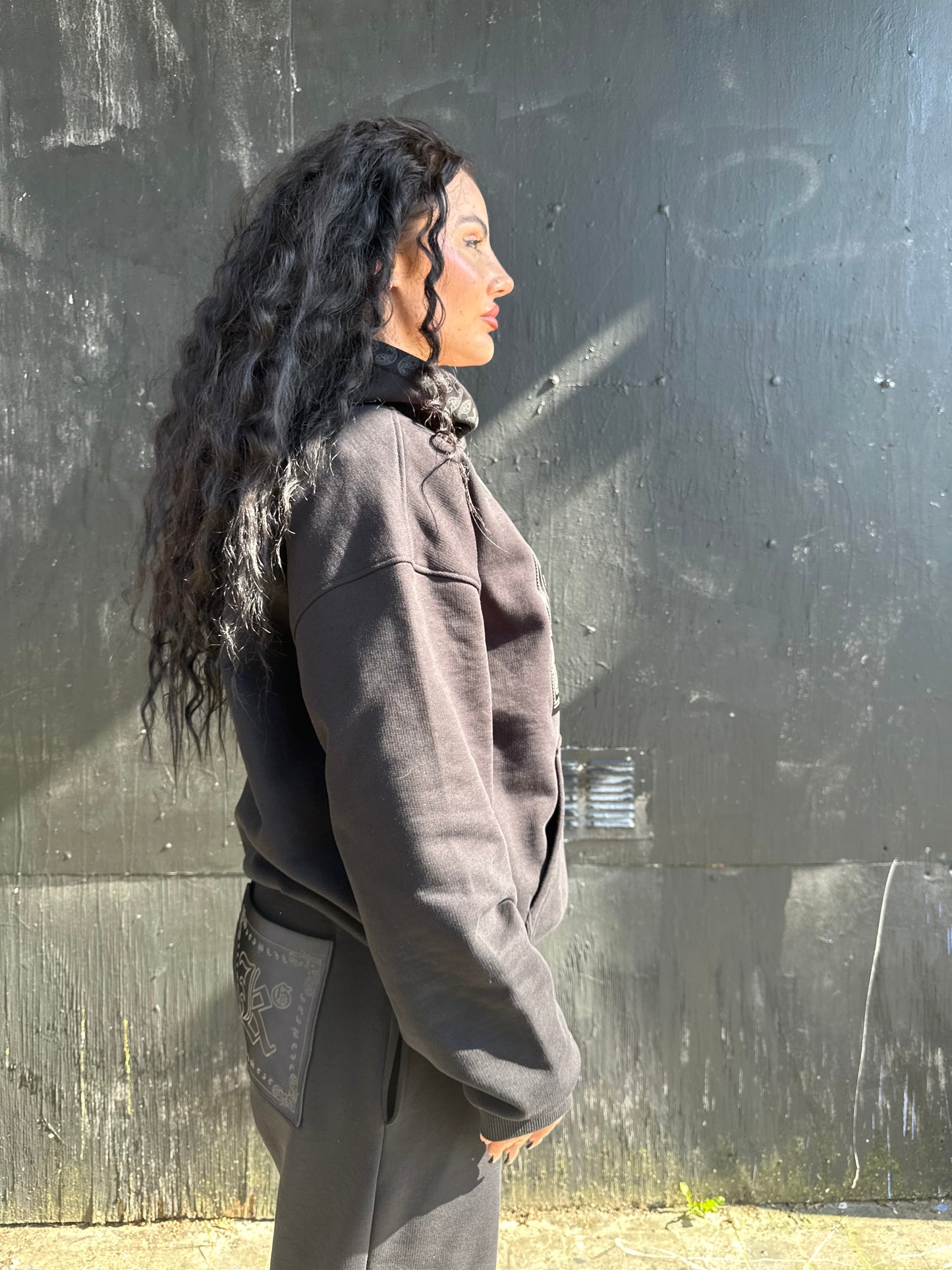 BLACK PAISLEY OVERSIZED HOODIE