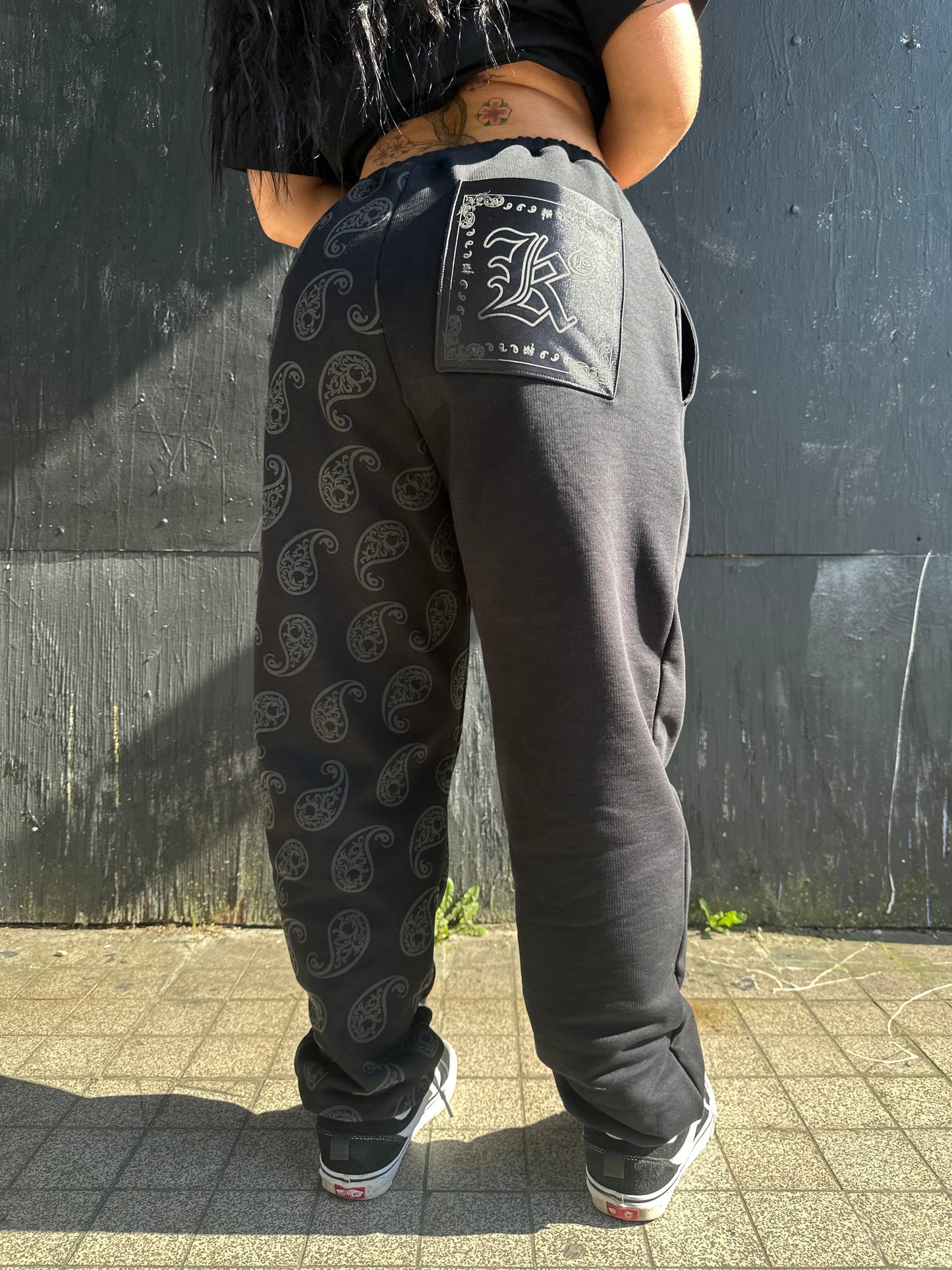 BLACK PAISLEY OVERSIZED JOGGERS